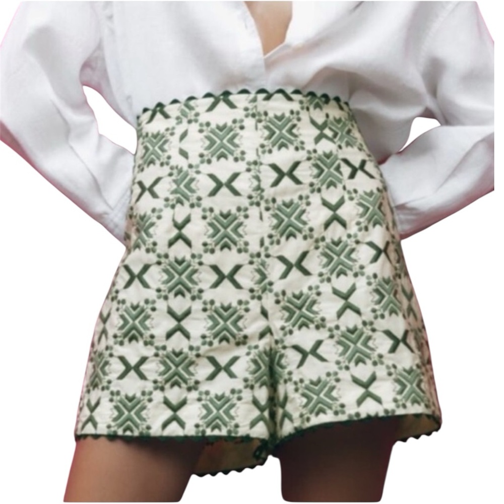 Zara Women’s XXL Green and Cream High Waist Embroidered Shorts